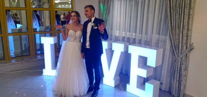 napis love i serce led napis love i serce led
